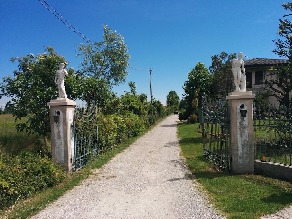 Agriturismo La Chioccia Campagna Lupia Luaran gambar
